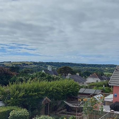 Sea Crest, Beautiful Home In Tenby With Sea Views Экстерьер фото