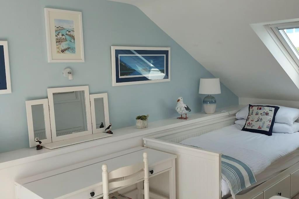 Sea Crest, Beautiful Home In Tenby With Sea Views Экстерьер фото