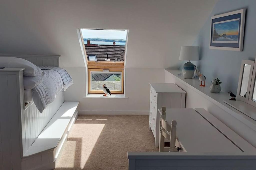Sea Crest, Beautiful Home In Tenby With Sea Views Экстерьер фото